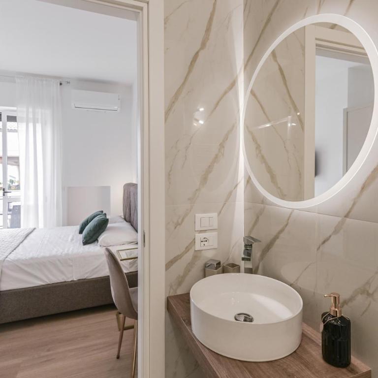 Marty Suites - Luxury Rooms - Camera Matrimoniale con Bagno Privato - 12
