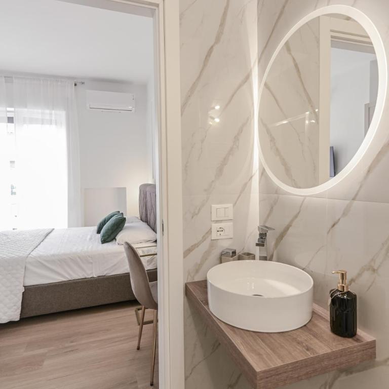 Marty Suites - Luxury Rooms - Camera Matrimoniale con Bagno Privato - 5