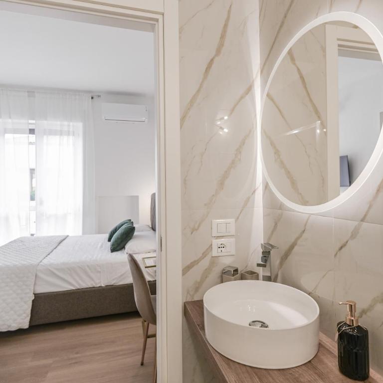 Marty Suites - Luxury Rooms - Camera Matrimoniale con Bagno Privato - 15