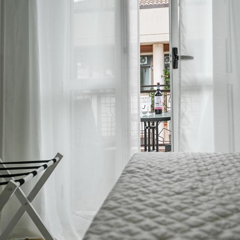 Marty Suites - Luxury Rooms - Camera Matrimoniale con Bagno Privato - 16