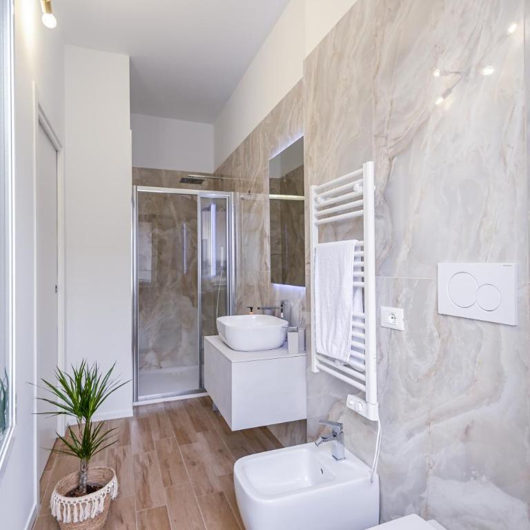 Marty Suites - Luxury Rooms - Camera Matrimoniale con Bagno Privato - 15