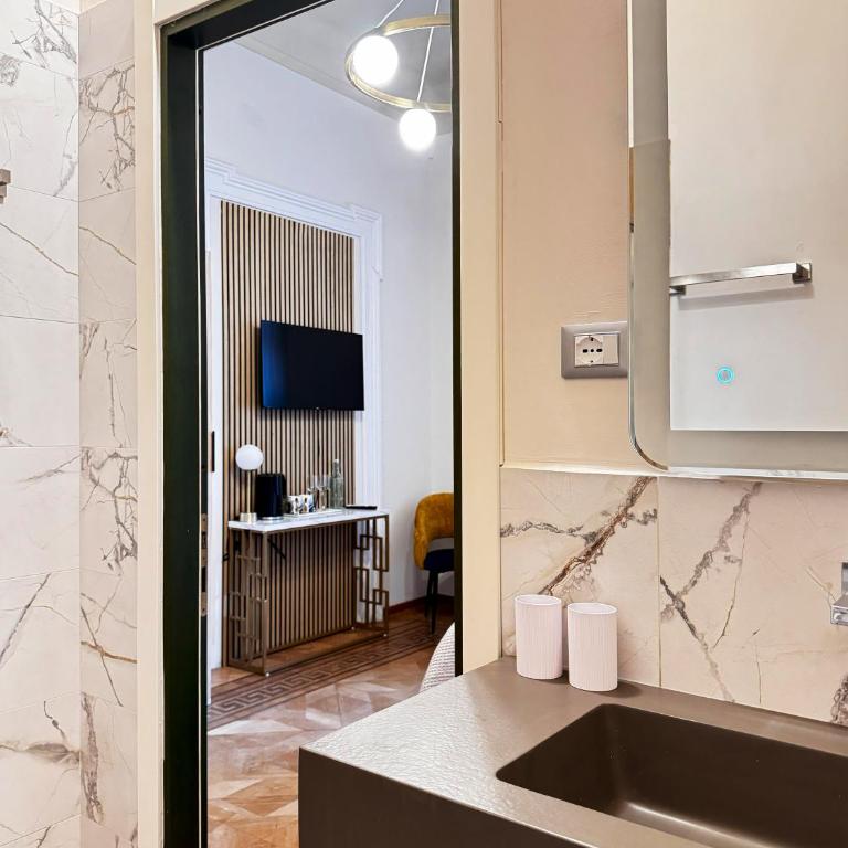 Bed and Chic art rooms - Deluxe Double Room - 5