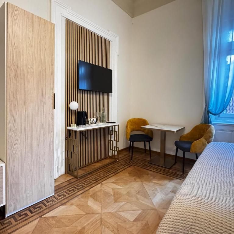 Bed and Chic art rooms - Deluxe Double Room - 2