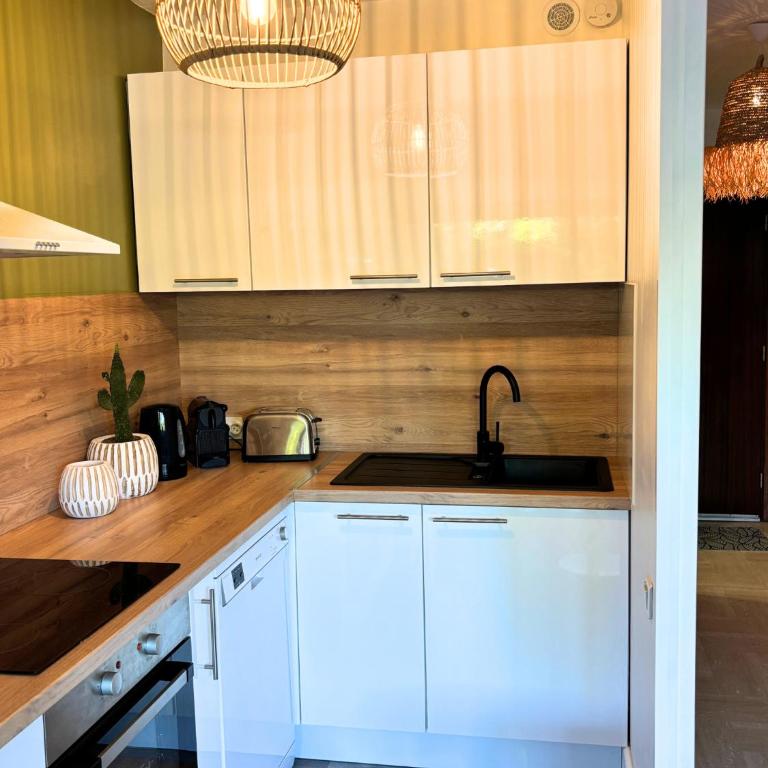 Studio cosy avec piscine Mandelieu La Napoule - Apartamento de 1 dormitorio - 9