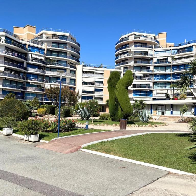 Studio cosy avec piscine Mandelieu La Napoule - Apartamento de 1 dormitorio - 19