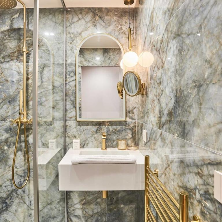 Superb air-conditioned flat on the Champs Elysées - Two-Bedroom Apartment - 3