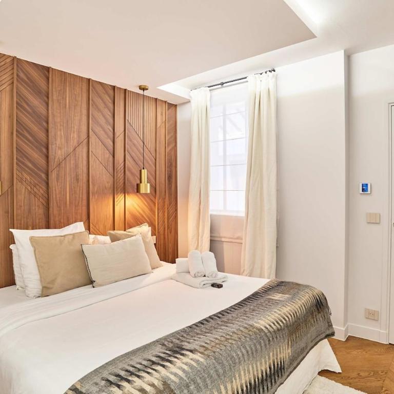 Superb air-conditioned flat on the Champs Elysées - Two-Bedroom Apartment - 22
