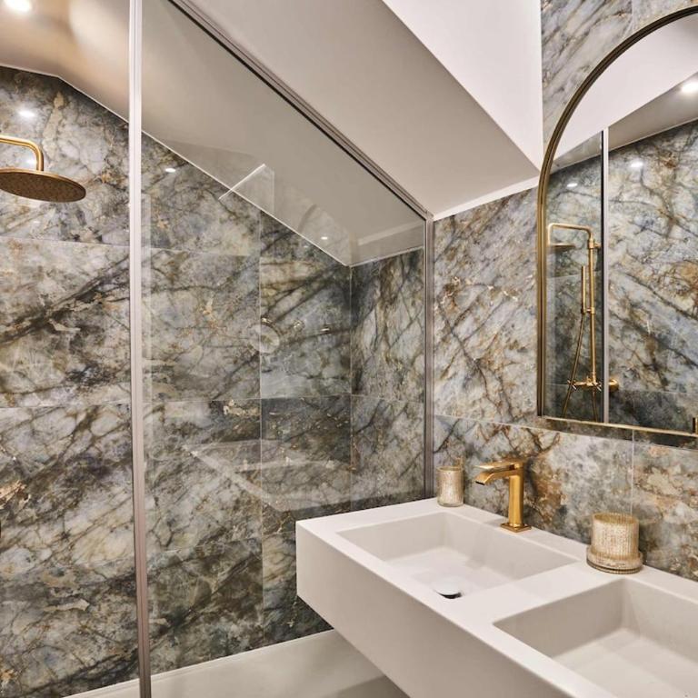 Superb air-conditioned flat on the Champs Elysées - Two-Bedroom Apartment - 55