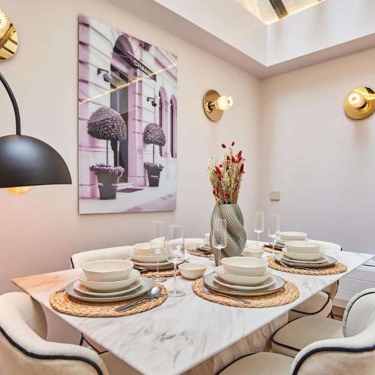 Superb air-conditioned flat on the Champs Elysées - Two-Bedroom Apartment - 17