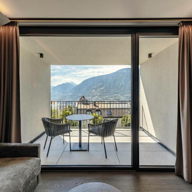 SomVita Suites - Junior Suite (Top Floor) - 5