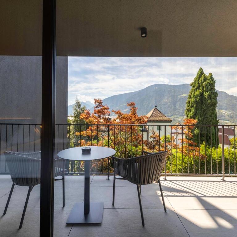 SomVita Suites - Deluxe Suite (Top Floor) - 4