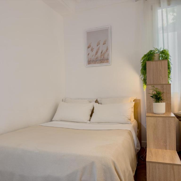 Central Studio - Bright & Modern - Private Terrace - AirCon - Near Train & Beach - Appartement 1 Chambre - 4
