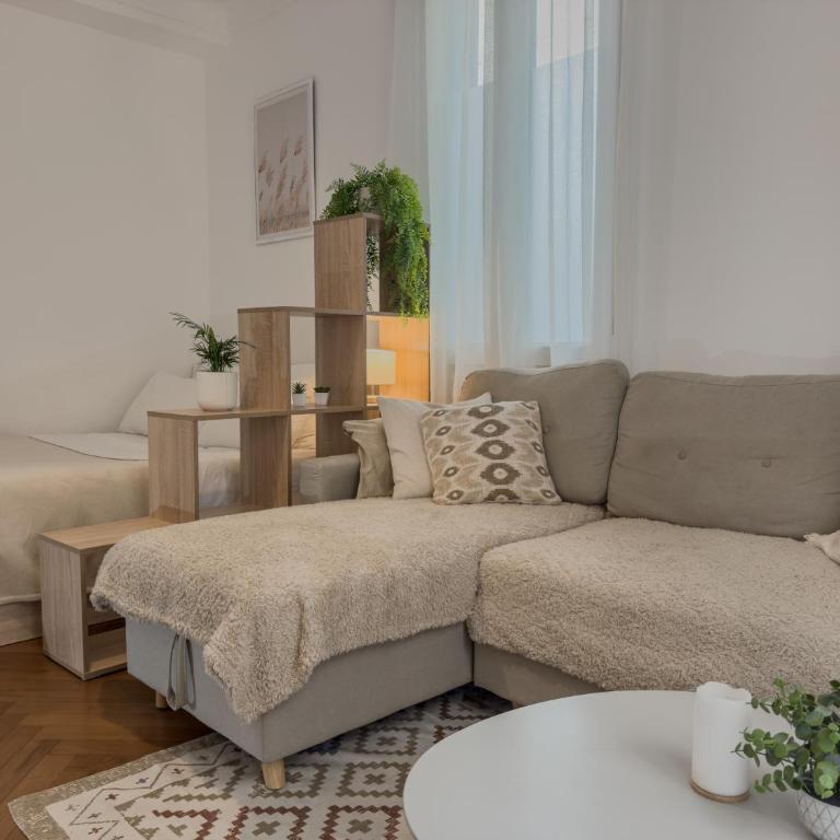 Central Studio - Bright & Modern - Private Terrace - AirCon - Near Train & Beach - Appartement 1 Chambre - 3