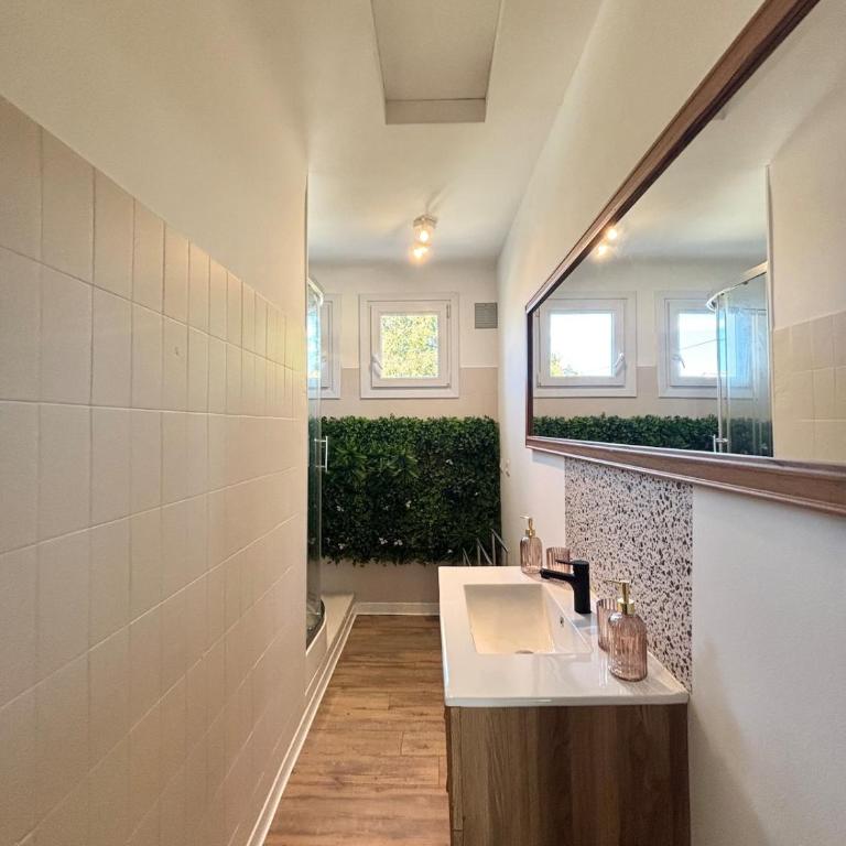 Suite climatisée -Proche Arena & Grands buffets - Appartamento Deluxe con 2 Camere da Letto - 11