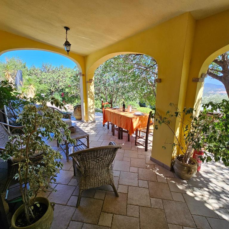 Villetta in zona panoramica, immersa nel verde della macchia mediterranea - Two-Bedroom Apartment - 50