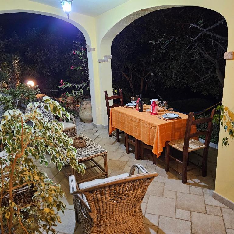 Villetta in zona panoramica, immersa nel verde della macchia mediterranea - Two-Bedroom Apartment - 51