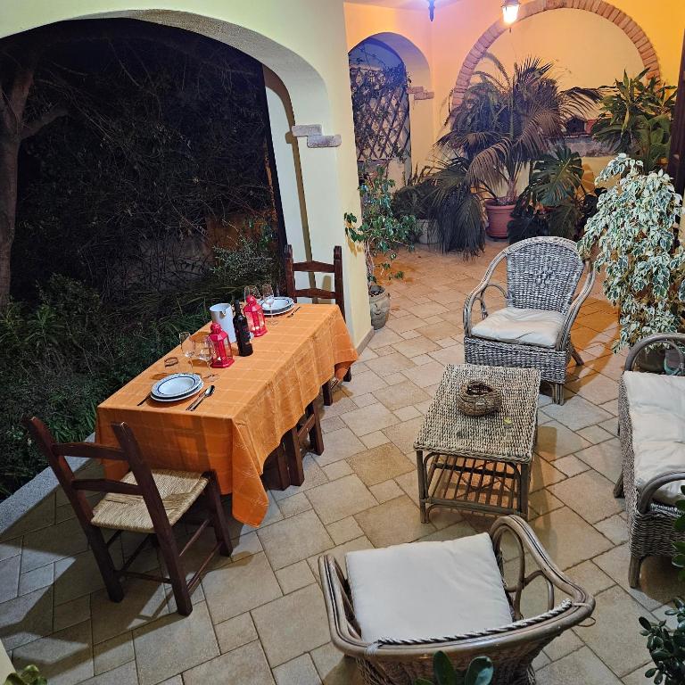 Villetta in zona panoramica, immersa nel verde della macchia mediterranea - Two-Bedroom Apartment - 52