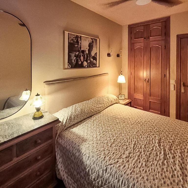 Stunning Home In Nerja With Outdoor Swimming Pool - Casa Vacacional de 3 dormitorios - 12