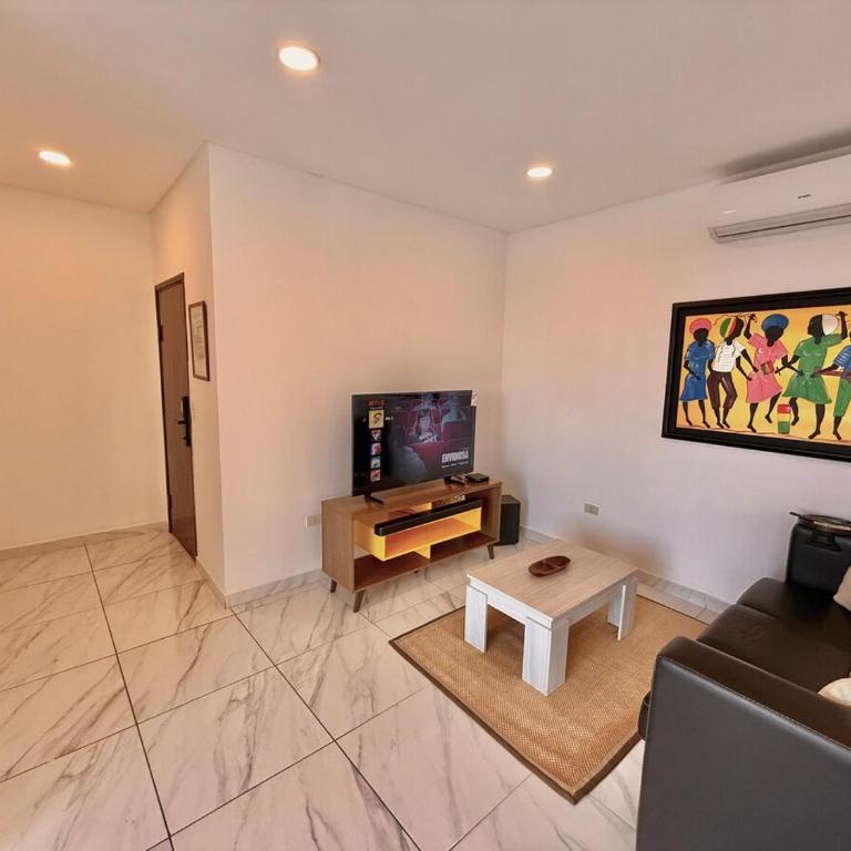 Corporate hub, close to shopping - Two-Bedroom Apartment - 8