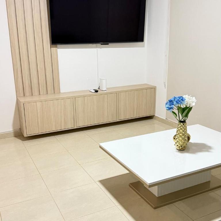 Nice apartment near CC Mayales Plaza - Three-Bedroom Apartment - 1