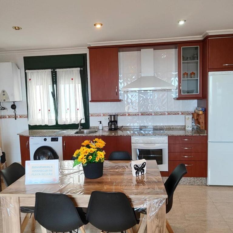 Amanecer en Playa de LLás - Apartamento de 2 dormitorios con vistas al mar - 6