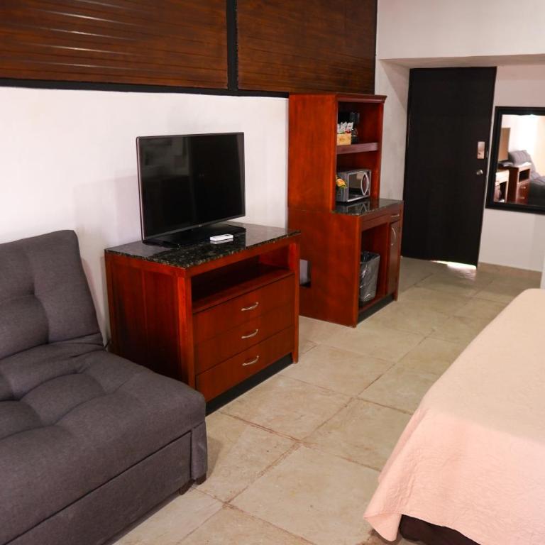 Campestre La Fuente - Family Room with Terrace - 3