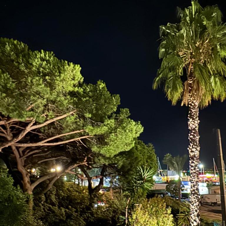 Seafront - beautiful flat with aircon and comfortable loggia - Appartement 1 Chambre - 24