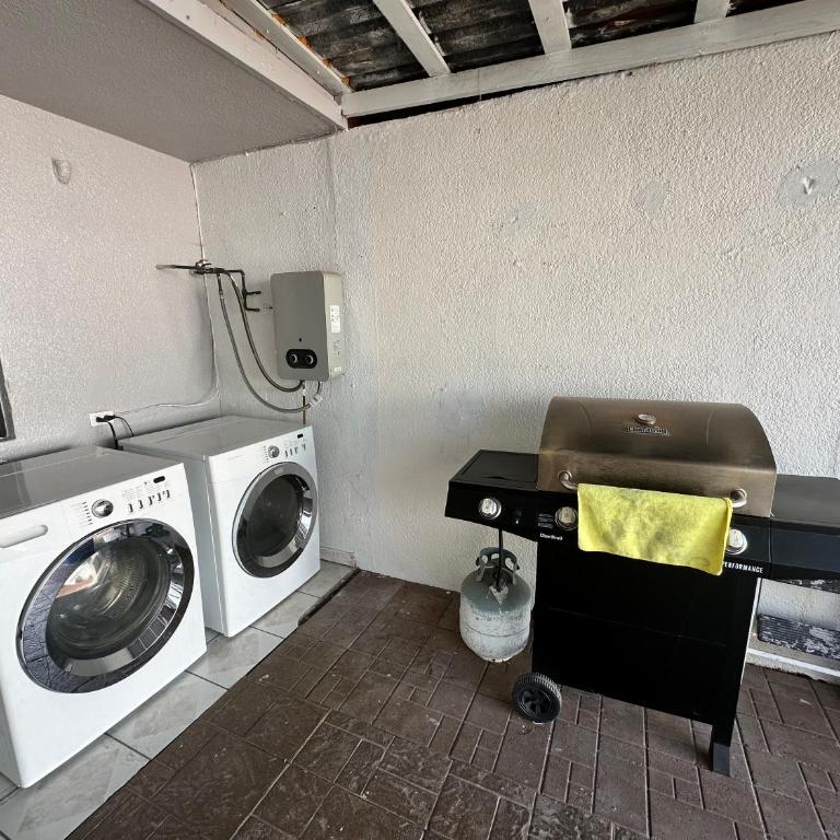 Casa Playas de Tijuana - Two-Bedroom House - 7