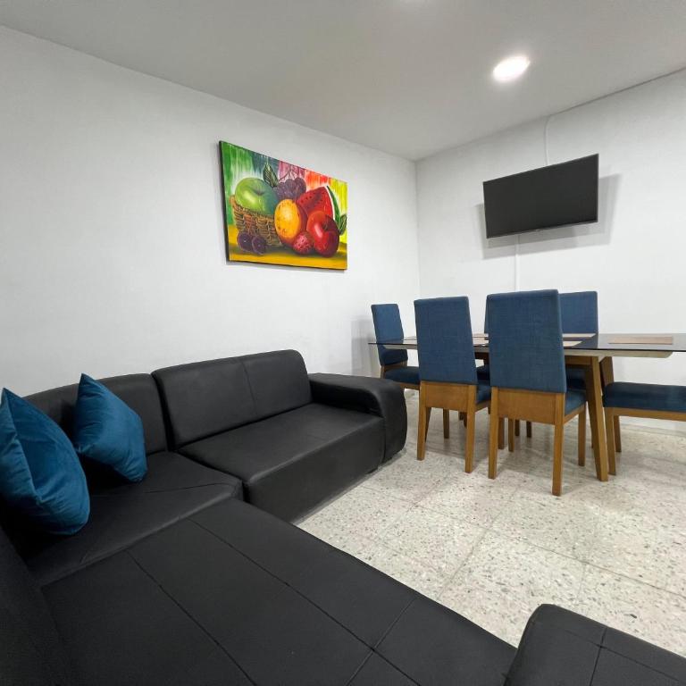 Family house colonial-style - Three-Bedroom Home - 3