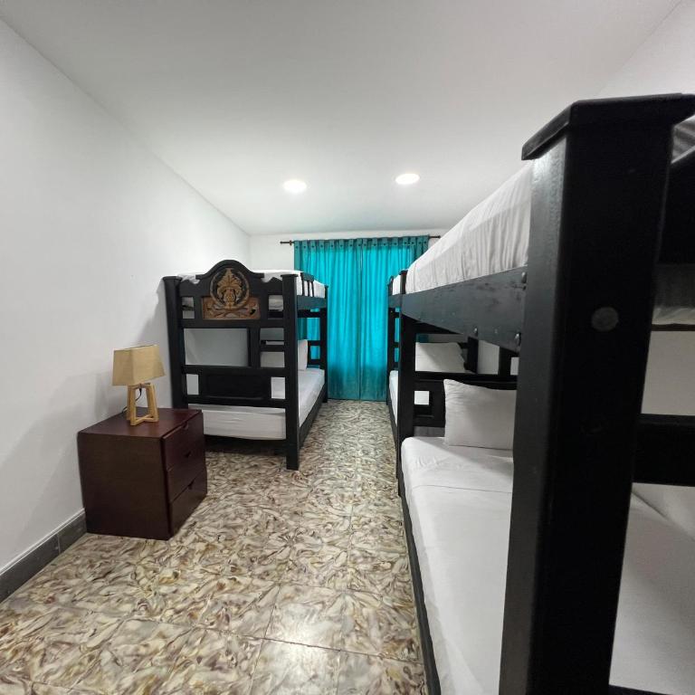 Family house colonial-style - Three-Bedroom Home - 21