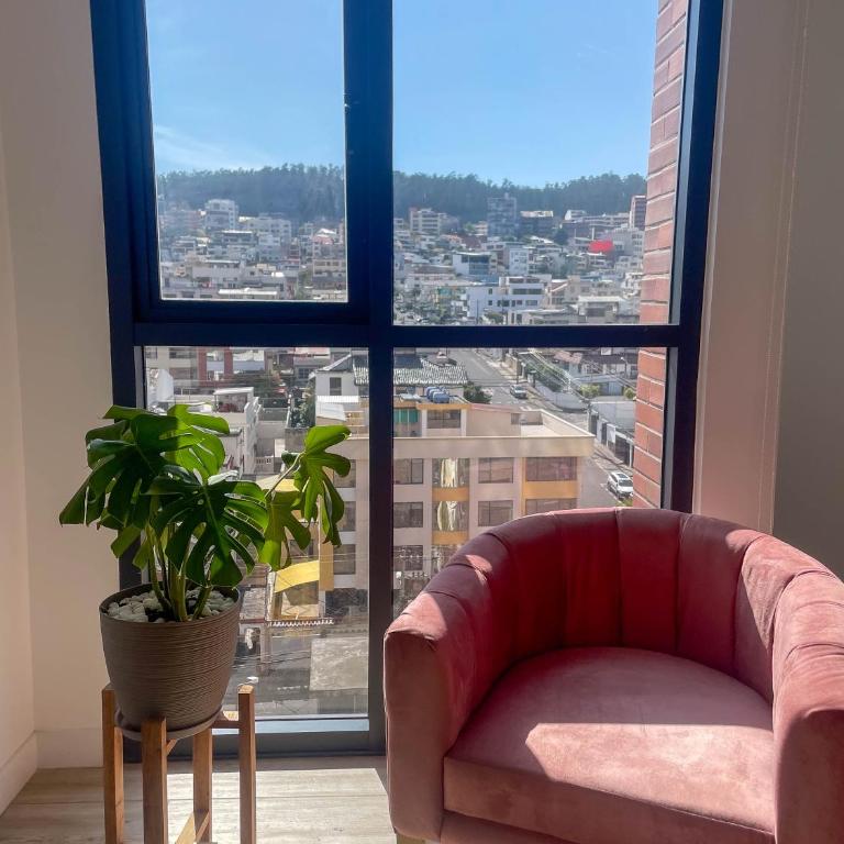Stunning high-rise apartment with panoramic view, Jacuzzi, gym, Near Carolina Park, Atahualpa Stadium, Quicentro Shopping - Two-Bedroom Apartment - 24