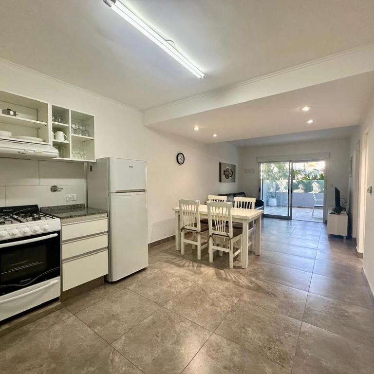 Departamento 2 ambientes Complejo Amarras Pinamar con pileta y servicios - Apartamento de 1 dormitorio - 23