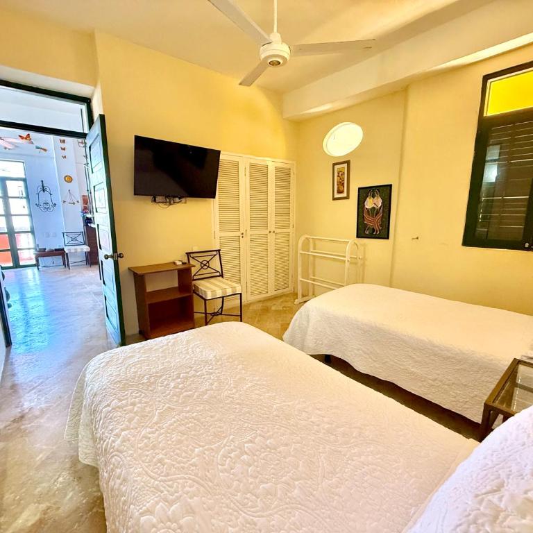by Calamari Homes - El Porvenir 402 walled city - Apartment - 46