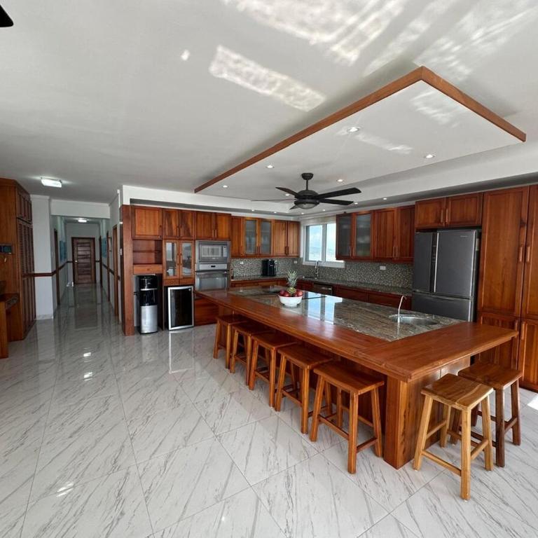 Penthouse in Bahia de Caráquez - Three-Bedroom Apartment - 34