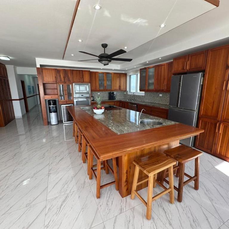 Penthouse in Bahia de Caráquez - Three-Bedroom Apartment - 32