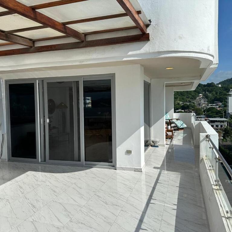 Penthouse in Bahia de Caráquez - Three-Bedroom Apartment - 11