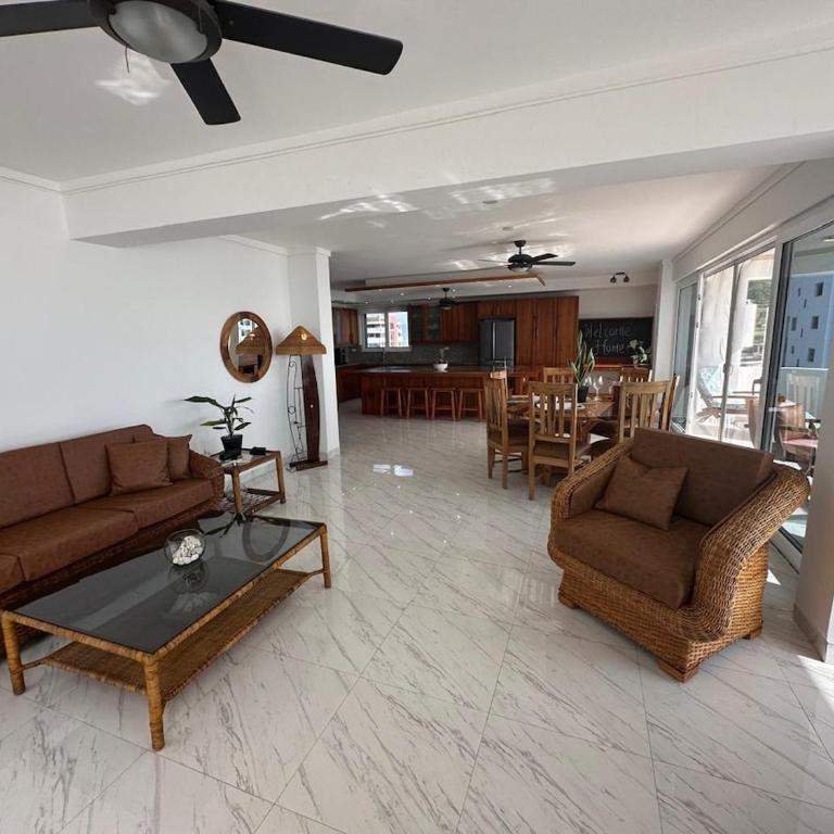 Penthouse in Bahia de Caráquez - Three-Bedroom Apartment - 46