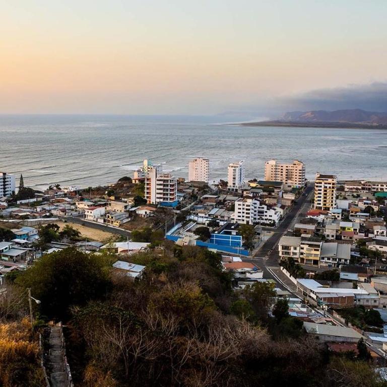 Penthouse in Bahia de Caráquez - Three-Bedroom Apartment - 54