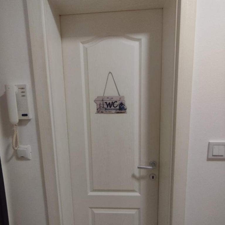 Studio - Bee Happy - One-Bedroom Apartment - 9