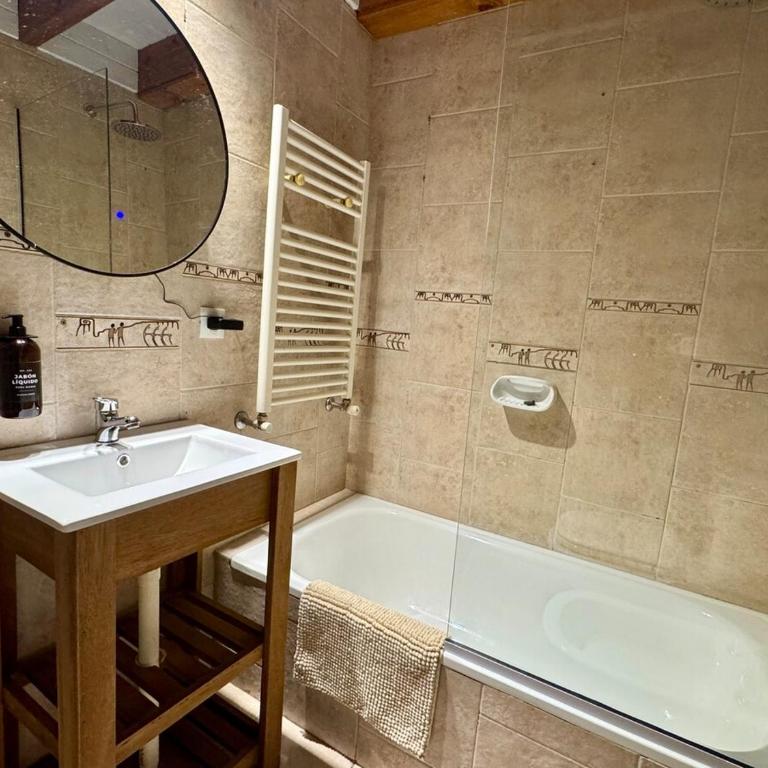 Downtown cabin with free parking - Apartamento de 2 dormitorios - 17