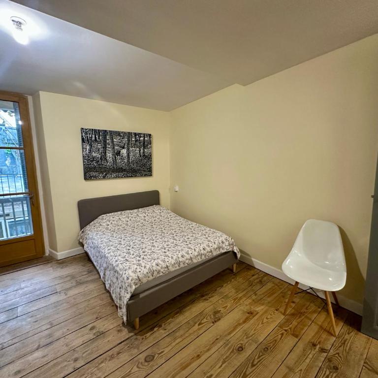 A l'ombre de la Tour - Appartement 1 Chambre de Luxe - Vue sur Jardin - 16