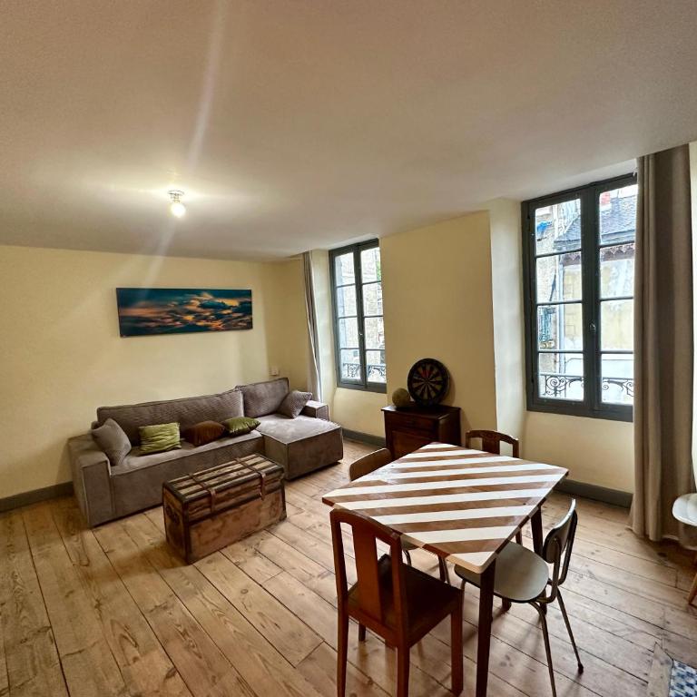 A l'ombre de la Tour - Appartement 1 Chambre de Luxe - Vue sur Jardin - 17