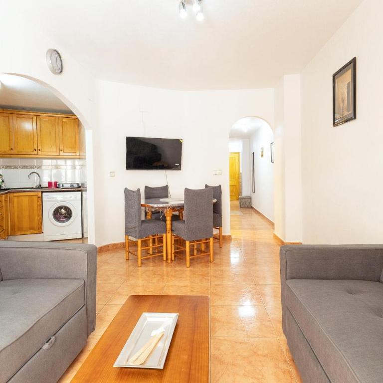 Beautiful Apartment In Torrevieja With Wifi - Apartamento de 2 dormitorios - 4