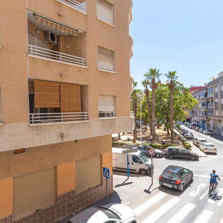 Beautiful Apartment In Torrevieja With Wifi - Apartamento de 2 dormitorios - 5