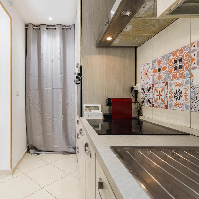 Modern Minimalist Loft with Terrace and Parking - Casa con 1 Camera da Letto - 6