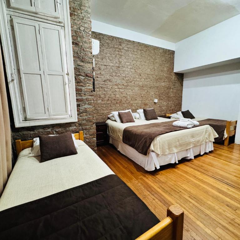 Hotel Casa Lyon - Quadruple Room with Private Bathroom - 3
