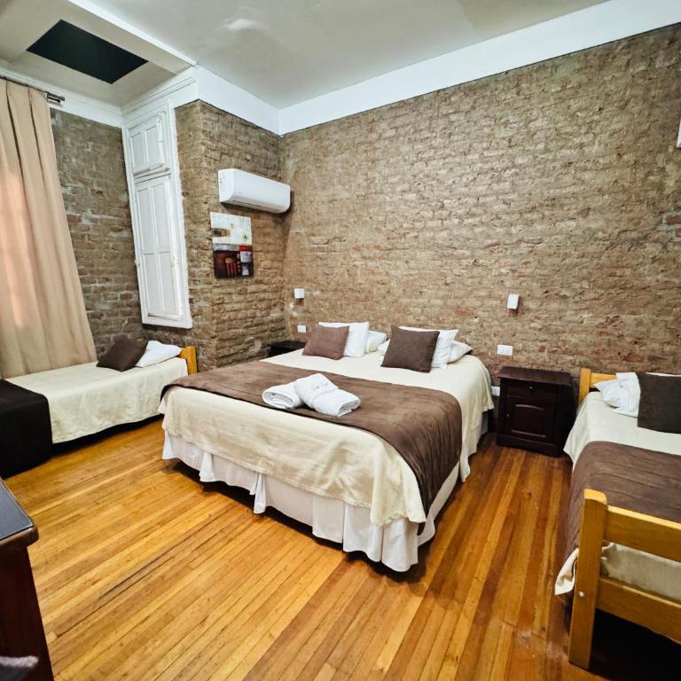 Hotel Casa Lyon - Quadruple Room with Private Bathroom - 4