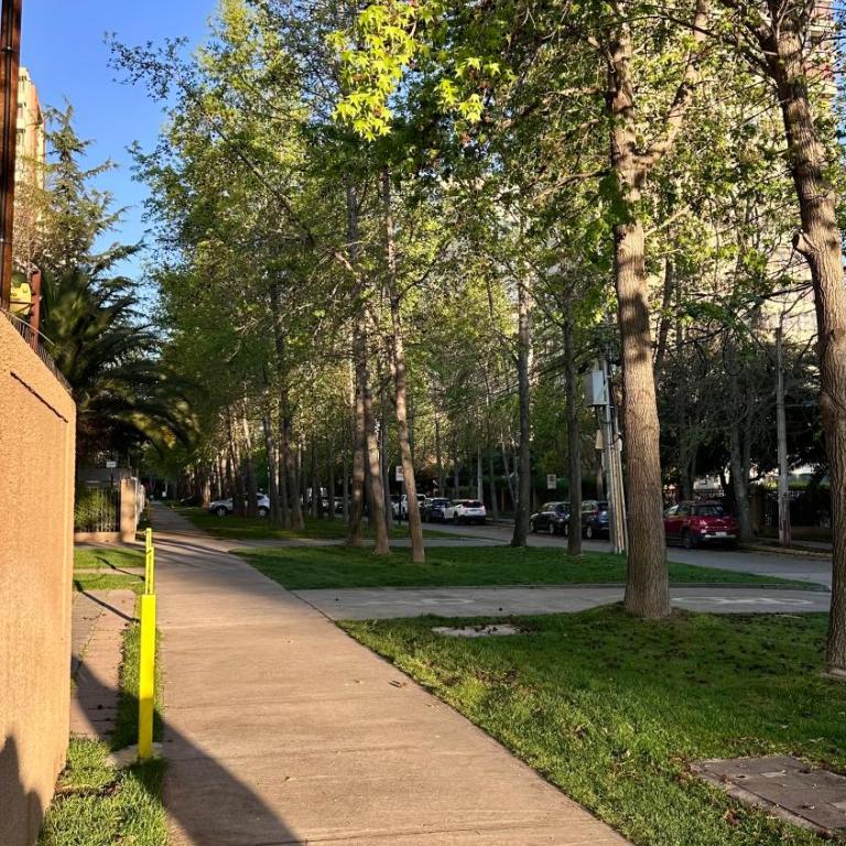 Departamento en Santiago cercano a aeropuerto y metro - Apartamento de 3 dormitorios con vistas - 2
