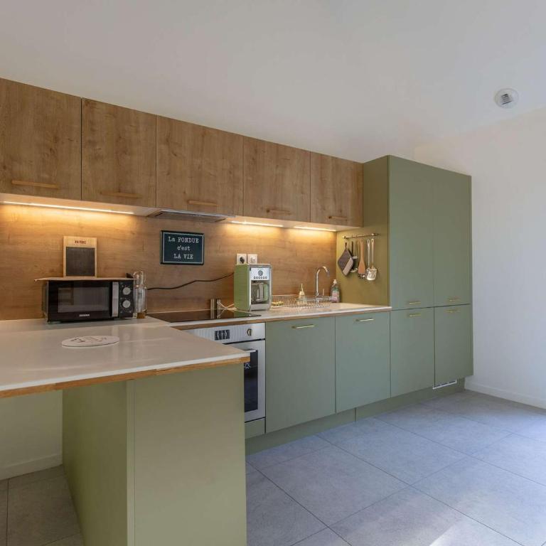 Appartement Haut de Gamme 3 Chambres avec Terrasse et Jardin - FR-1-401-317 - Apartment - 2