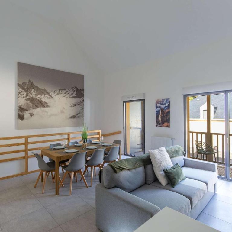 Appartement Haut de Gamme 3 Chambres avec Terrasse et Jardin - FR-1-401-317 - Apartment - 3